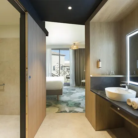 Hotel Mercure Centre Arenes *