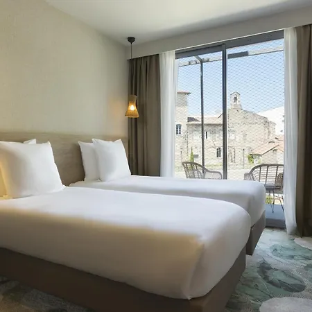Mercure Centre Arenes * Nîmes
